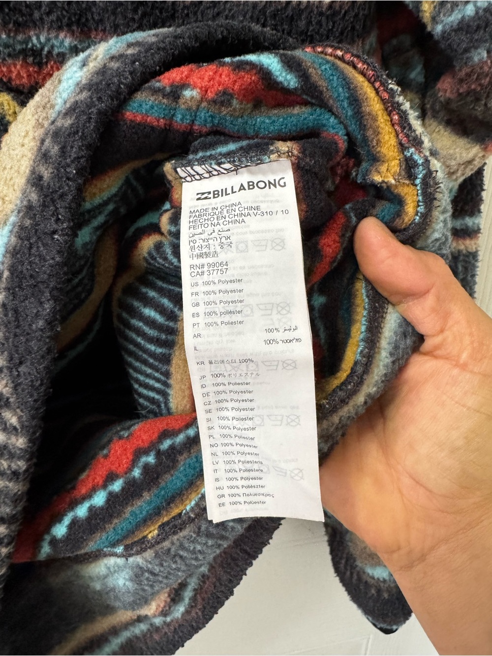 Billabong Men’s Black Multicolor Patterned Half-Zip Fleece Pullover - Picture 5 of 9